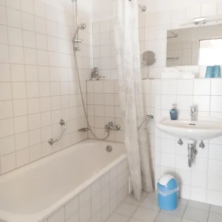 Apartment Ruhige Ferienwohnung Am Herzzentrum